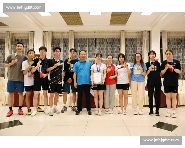 揭阳首届高校校友会羽毛球赛落幕：以 “羽” 为桥聚校友力量